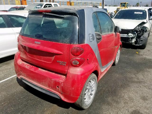 WMEEJ9AA7DK715867 - 2013 SMART FORTWO RED photo 4