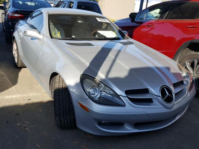 WDBWK54F67F168960 - 2007 MERCEDES-BENZ SLK 280 SILVER photo 1