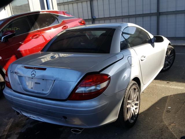 WDBWK54F67F168960 - 2007 MERCEDES-BENZ SLK 280 SILVER photo 4