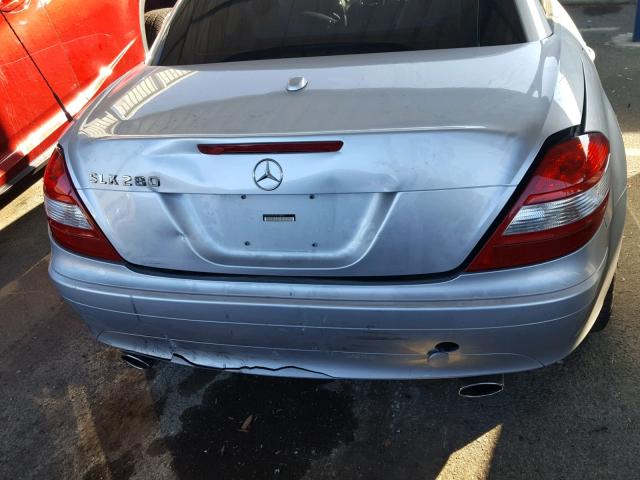 WDBWK54F67F168960 - 2007 MERCEDES-BENZ SLK 280 SILVER photo 9