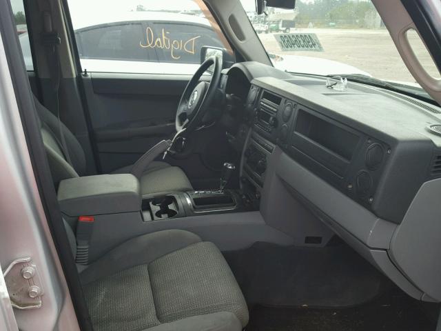 1J8HG48K26C163180 - 2006 JEEP COMMANDER Gümüş foto 5