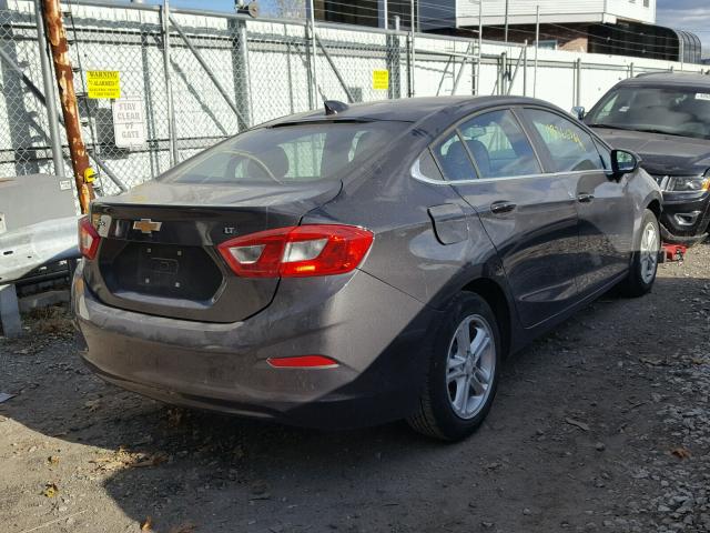 1G1BE5SM6H7106066 - 2017 CHEVROLET CRUZE LT GRAY photo 4