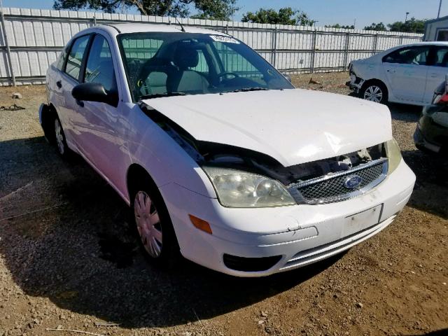 1FAFP34N67W217451 - 2007 FORD FOCUS ZX4 WHITE photo 1