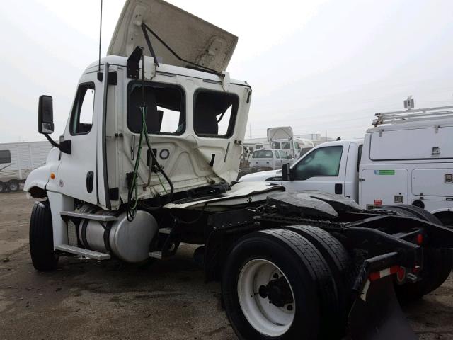 3AKBGDDVXHSHV5295 - 2017 FREIGHTLINER CASCADIA 1 WHITE photo 3