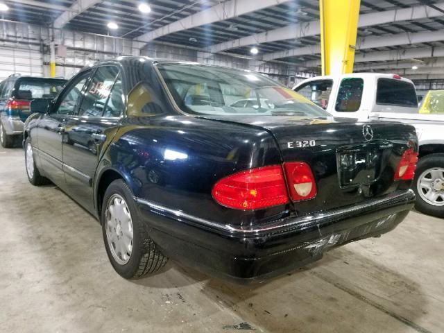 WDBJF65H4XA772928 - 1999 MERCEDES-BENZ E320 BLACK photo 3