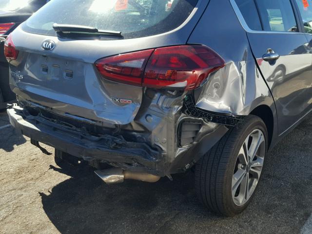 KNAFX5A82G5598397 - 2016 KIA FORTE EX GRAY photo 9