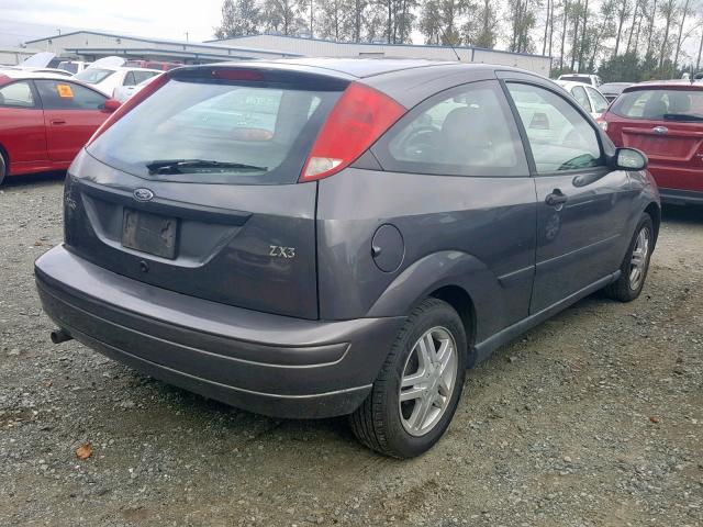 3FAFP31322R160678 - 2002 FORD FOCUS ZX3 GRAY photo 4