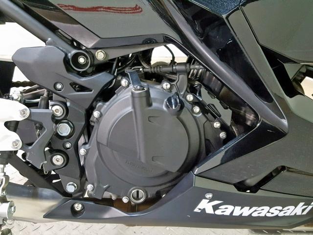 JKAEXKG13JDA07964 - 2018 KAWASAKI EX400 BLACK photo 12