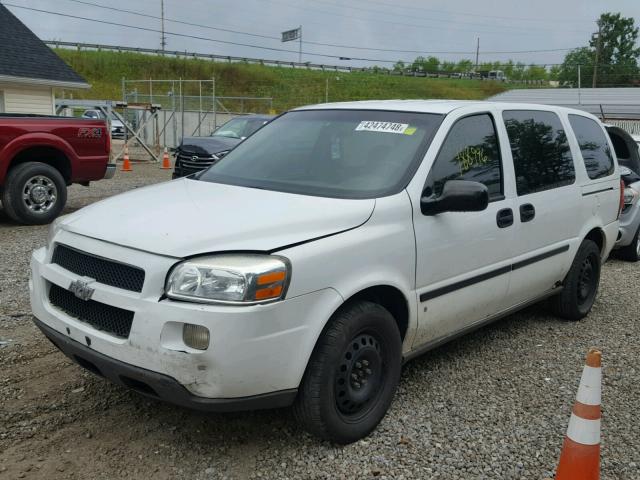 1GNDV23LX6D210067 - 2006 CHEVROLET UPLANDER L WHITE photo 2