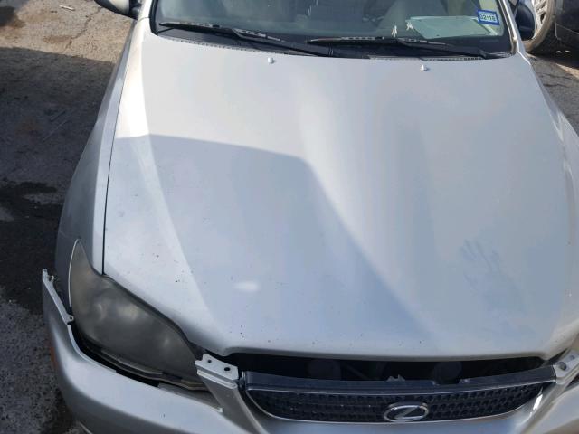 JTHBD192340082298 - 2004 LEXUS IS 300 GRAY photo 7