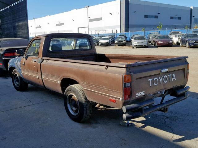 JT4RN44S4C0058015 - 1982 TOYOTA PICKUP 1/2 BROWN photo 3