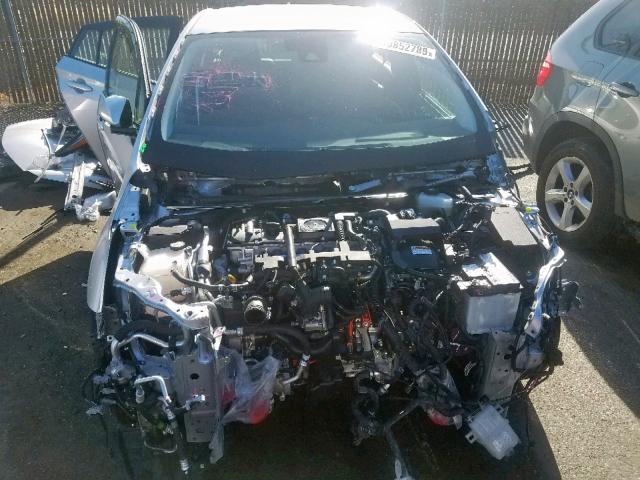 JTDKARFP0H3065861 - 2017 TOYOTA PRIUS PRIM 银色 照片 9