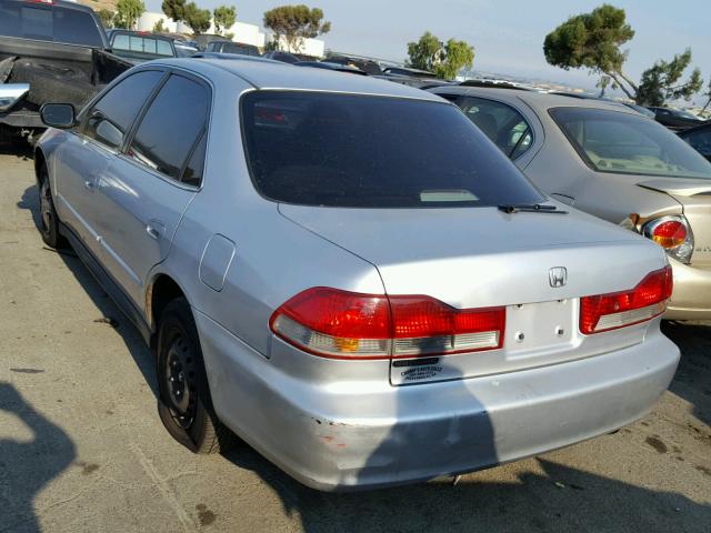 1HGCF86632A112392 - 2002 HONDA ACCORD VAL SILVER photo 3