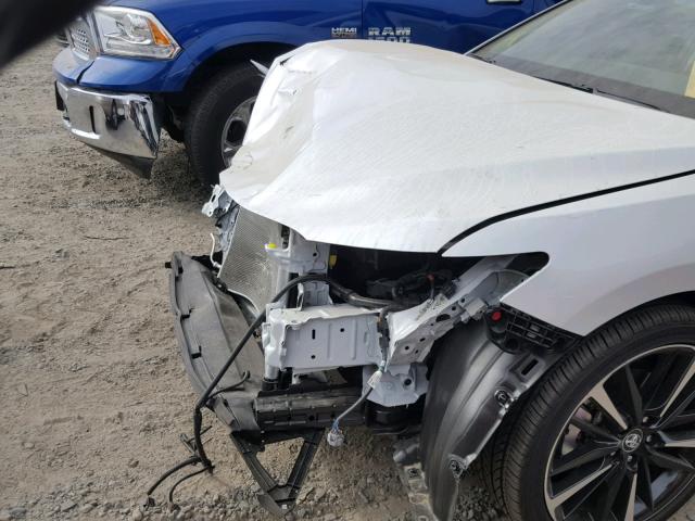 4T1B61HK8JU076557 - 2018 TOYOTA CAMRY XSE WHITE photo 9