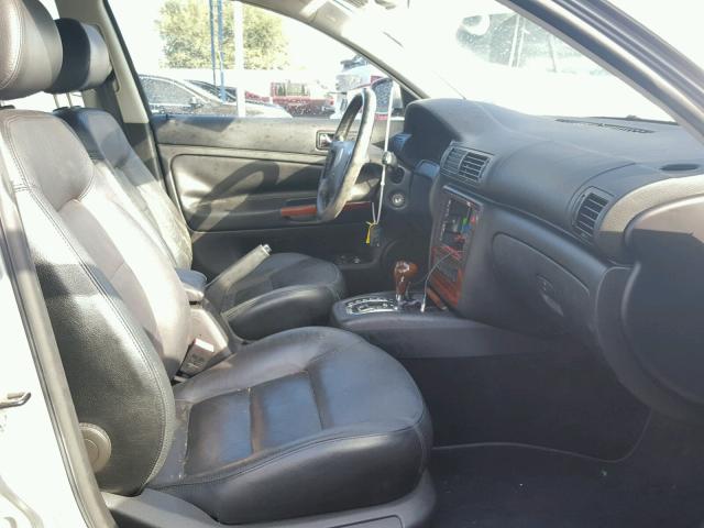 WVWRH63B64P101220 - 2004 VOLKSWAGEN PASSAT GLX 银色 照片 5