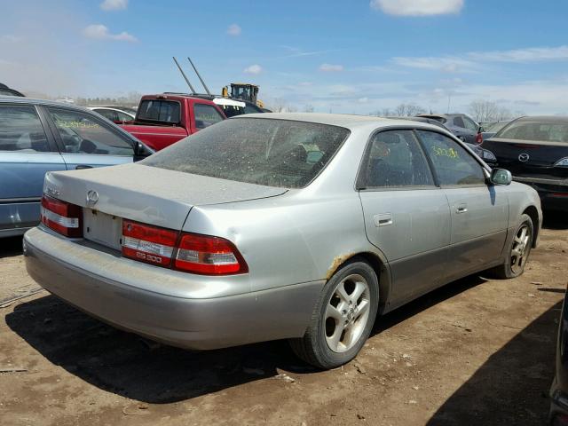 JT8BF28G810331350 - 2001 LEXUS ES 300 SILVER photo 4