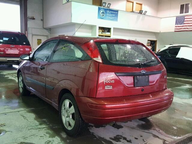 3FAFP313X3R105154 - 2003 FORD FOCUS ZX3 RED photo 3