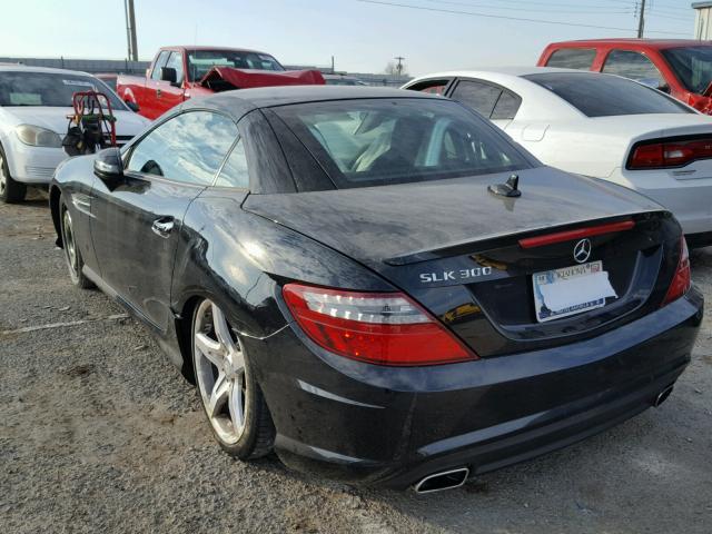 WDDPK3JA4GF116591 - 2016 MERCEDES-BENZ SLK 300 BLACK photo 3