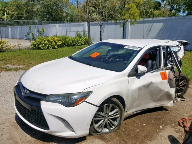 4T1BF1FK3FU894482 - 2015 TOYOTA CAMRY LE WHITE photo 2