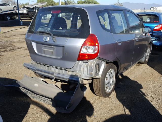 JHMGD37458S011684 - 2008 HONDA FIT GRAY photo 4