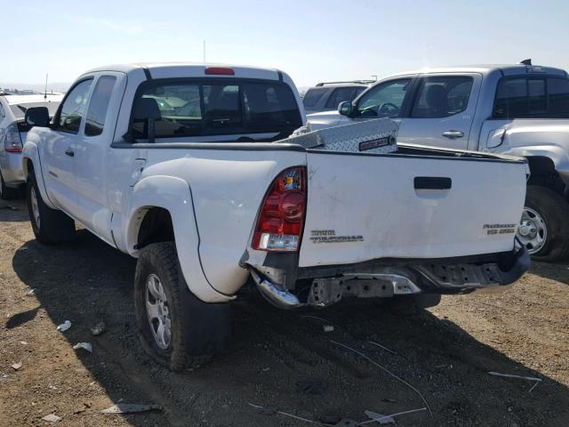 5TETU62N88Z521816 - 2008 TOYOTA TACOMA PRE WHITE photo 3