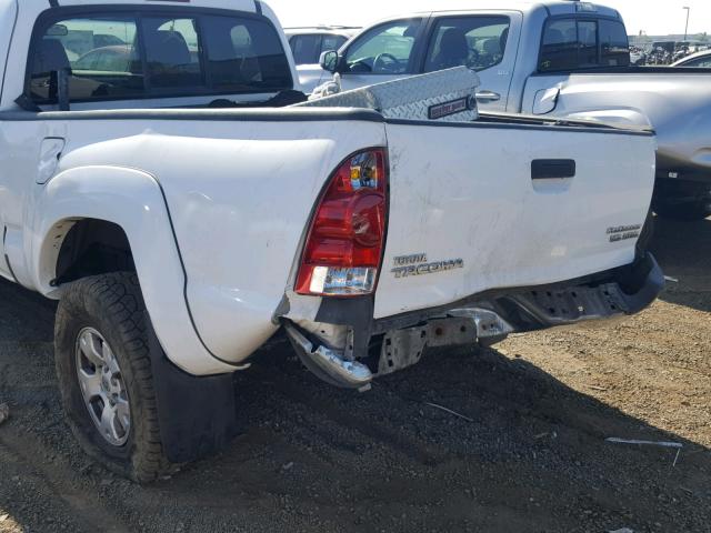 5TETU62N88Z521816 - 2008 TOYOTA TACOMA PRE WHITE photo 9