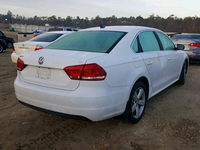 1VWBH7A36DC085995 - 2013 VOLKSWAGEN PASSAT SE WHITE photo 4