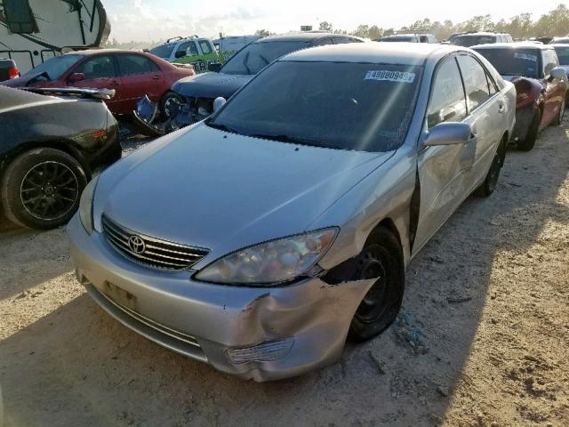 4T1BE30K75U622104 - 2005 TOYOTA CAMRY LE SILVER photo 2