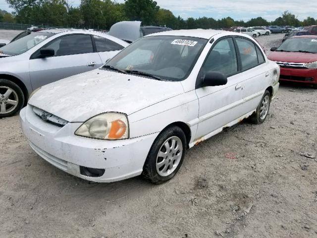 KNADC125936244879 - 2003 KIA RIO WHITE photo 2