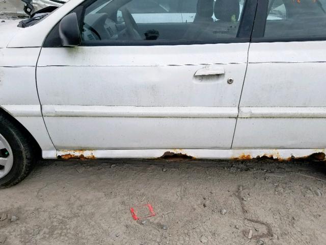 KNADC125936244879 - 2003 KIA RIO WHITE photo 9