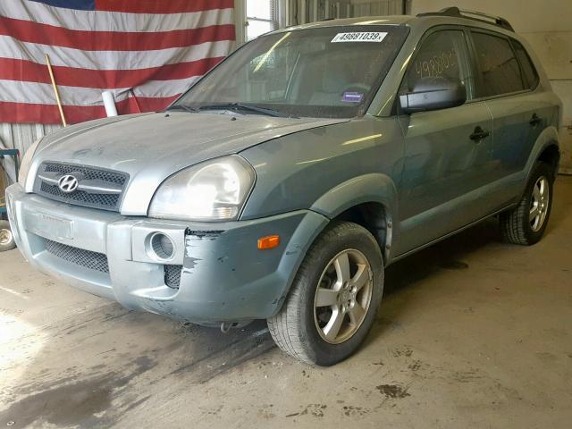 KM8JM12B95U122106 - 2005 HYUNDAI TUCSON GL GREEN photo 2