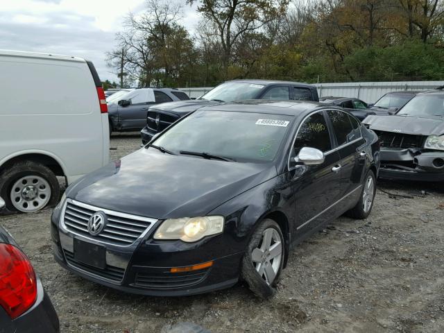 WVWAK73C28E186667 - 2008 VOLKSWAGEN PASSAT KOM BLACK photo 2