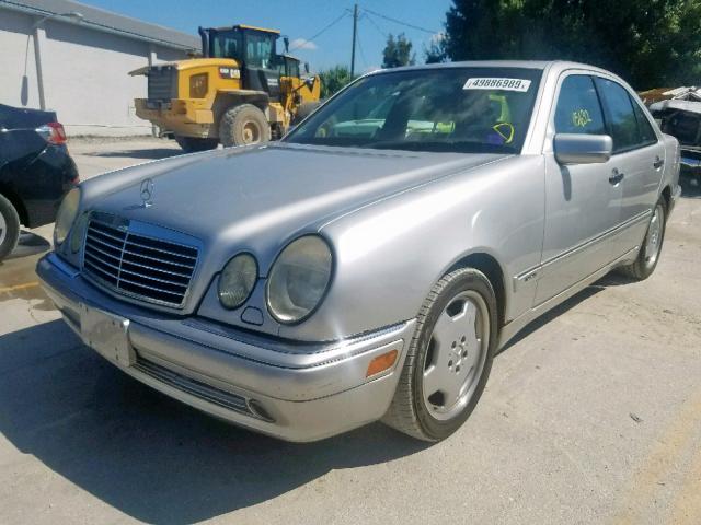 WDBJF72F8VA322737 - 1997 MERCEDES-BENZ E 420 SILVER photo 2