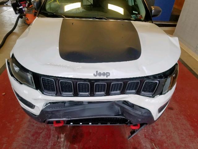 3C4NJDDB1KT681958 - 2019 JEEP COMPASS TR WHITE photo 9