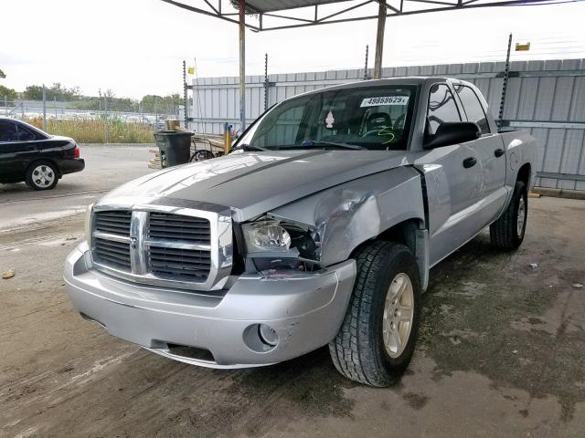 1D7HE48N56S598682 - 2006 DODGE DAKOTA QUA SILVER photo 2