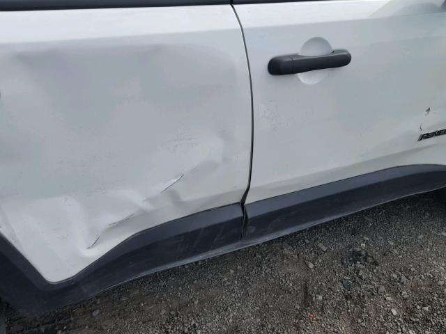 ZACCJBAT0FPB63225 - 2015 JEEP RENEGADE S WHITE photo 9