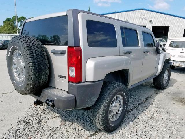 5GTEN13EX88106210 - 2008 HUMMER H3 SILVER photo 4