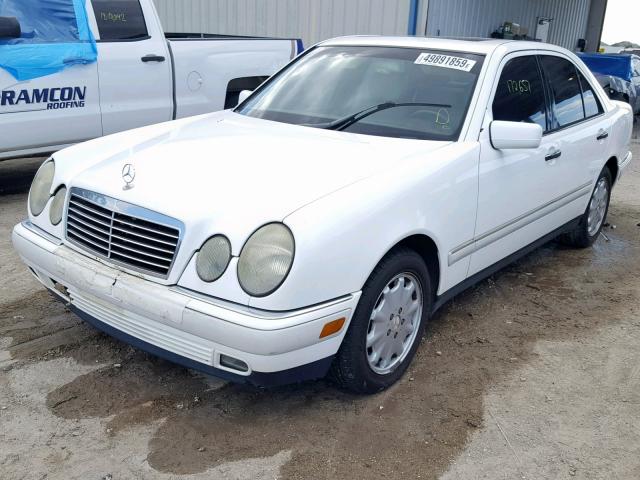 WDBJF20F6VA342068 - 1997 MERCEDES-BENZ E 300D WHITE photo 2