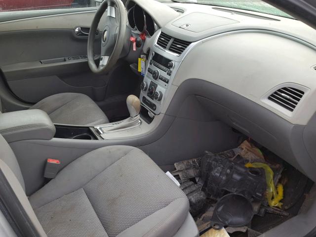 1G1ZB5EB4AF172175 - 2010 CHEVROLET MALIBU LS 银色 照片 5