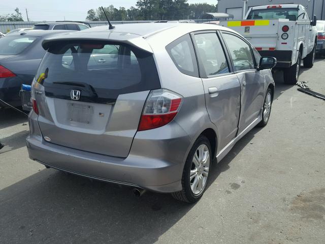 JHMGE8H63AS012512 - 2010 HONDA FIT SPORT GRAY photo 4