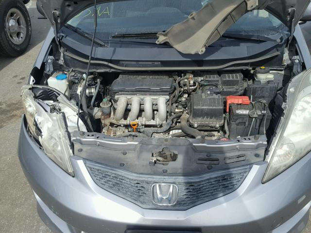 JHMGE8H63AS012512 - 2010 HONDA FIT SPORT GRAY photo 7