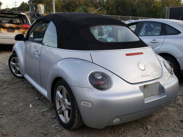 3VWCD31Y25M366955 - 2005 VOLKSWAGEN NEW BEETLE SILVER photo 3