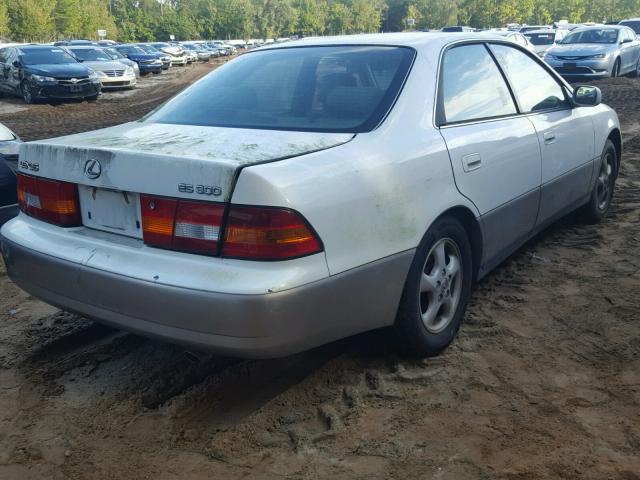 JT8BF22G1V5010879 - 1997 LEXUS ES 300 WHITE photo 4