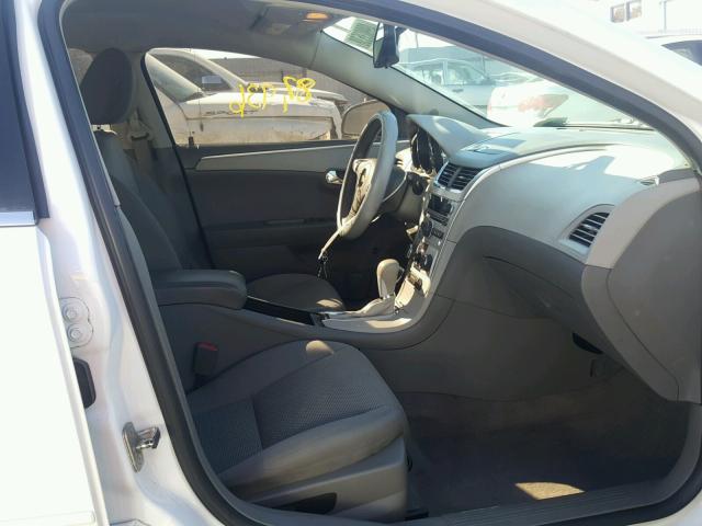1G1ZC5E00CF199596 - 2012 CHEVROLET MALIBU 1LT WHITE photo 5