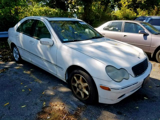 WDBRF61J52F158123 - 2002 MERCEDES-BENZ C 240 WHITE photo 1