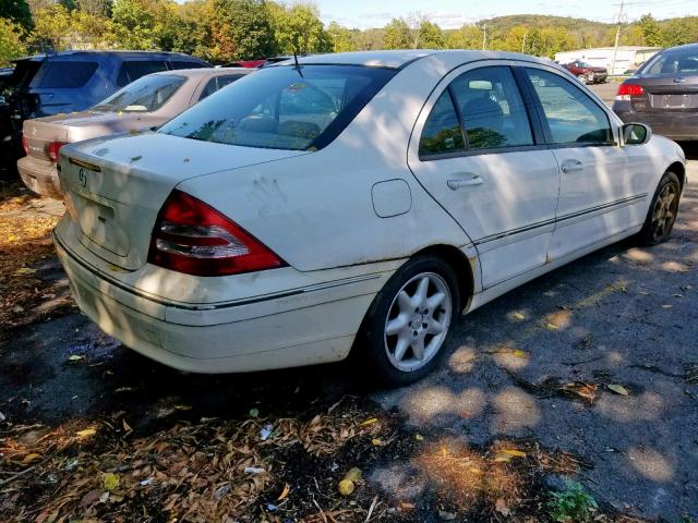 WDBRF61J52F158123 - 2002 MERCEDES-BENZ C 240 WHITE photo 4