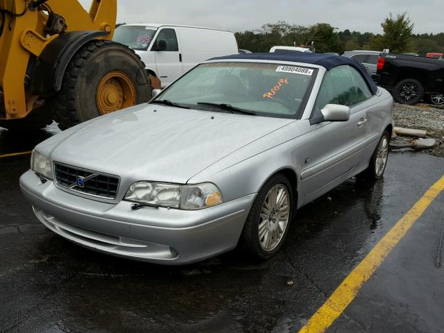 YV1NC62D24J048433 - 2004 VOLVO C70 HPT SILVER photo 2