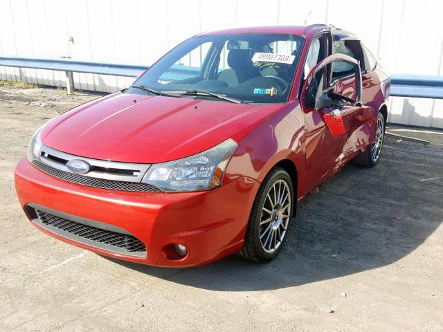 1FAHP3GN9AW204060 - 2010 FORD FOCUS SES RED photo 2