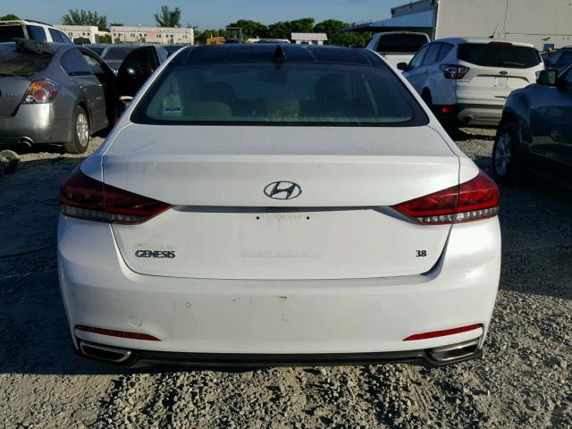 KMHGN4JE3GU107043 - 2016 HYUNDAI GENESIS 3. WHITE photo 10