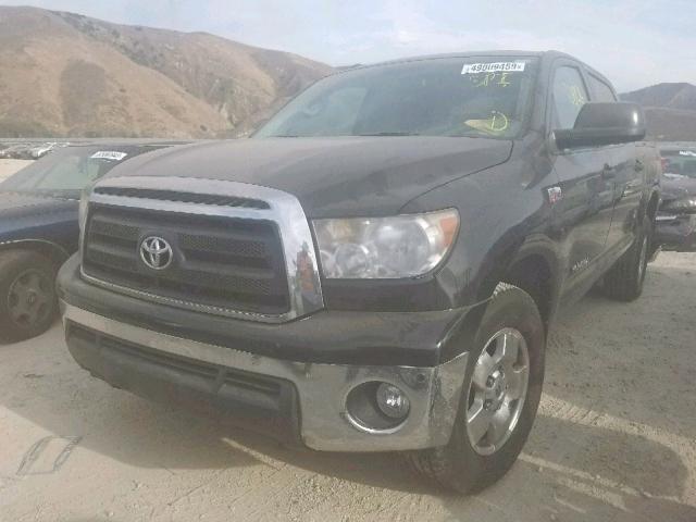 5TFEY5F15BX101492 - 2011 TOYOTA TUNDRA CRE BLACK photo 2